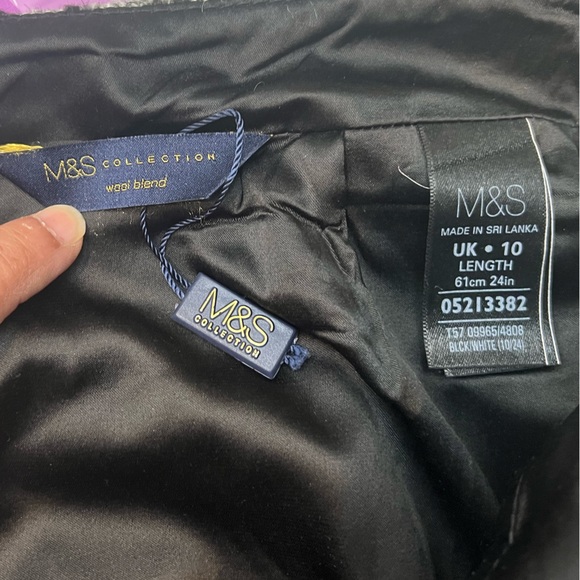 Wool pencil skirt - Picture 2 of 3